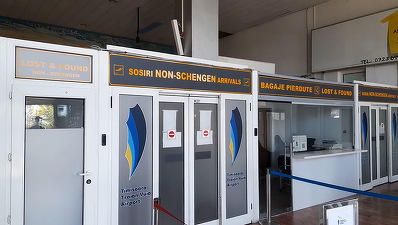 VIDEO Scandal pe Aeroportul Timișoara. Pasagerii au forțat intrarea în țară, vameșii oprind temporar controalele