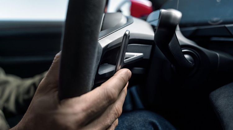 FOTO Porsche satisface orgoliul cu sunete false de motor pe mașinile electrice și schimbător virtual de viteze