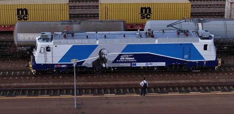 FOTO Proiect de amploare pentru modernizarea transportului feroviar de călători din România, finalizat. Softronic a livrat 19 locomotive refăcute. Ultimele două, denumite Ecaterina Teodoroiu și Hariclea Darclée