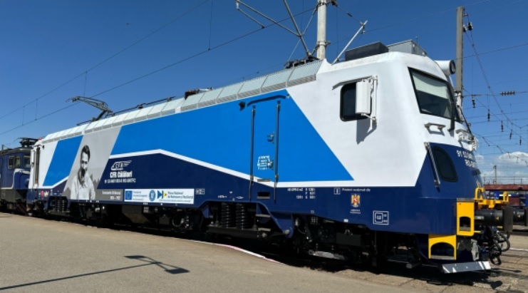 FOTO Proiect de amploare pentru modernizarea transportului feroviar de călători din România, finalizat. Softronic a livrat 19 locomotive refăcute. Ultimele două, denumite Ecaterina Teodoroiu și Hariclea Darclée