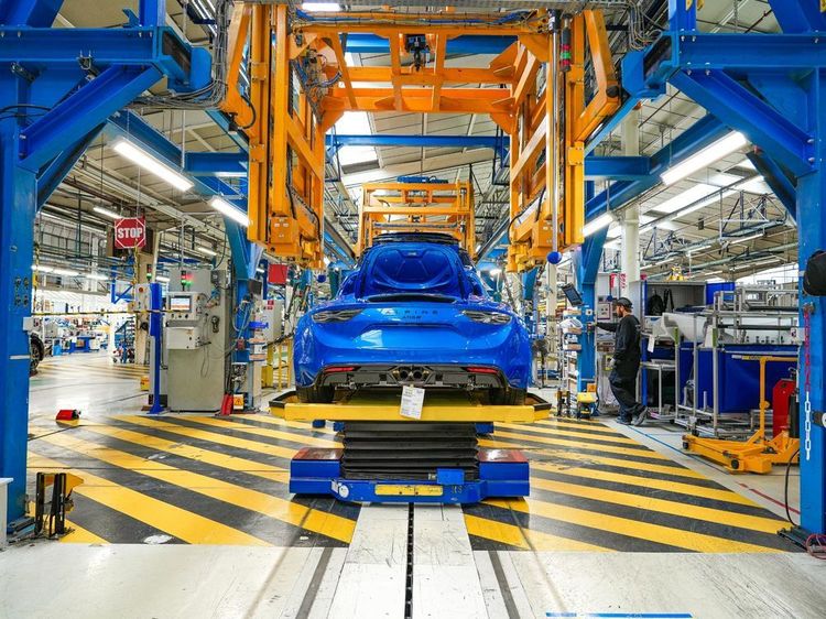 FOTO Sfârșitul unui celebru model. Brandul premium Alpine anunță finalul producției actualei generații a modelului A110