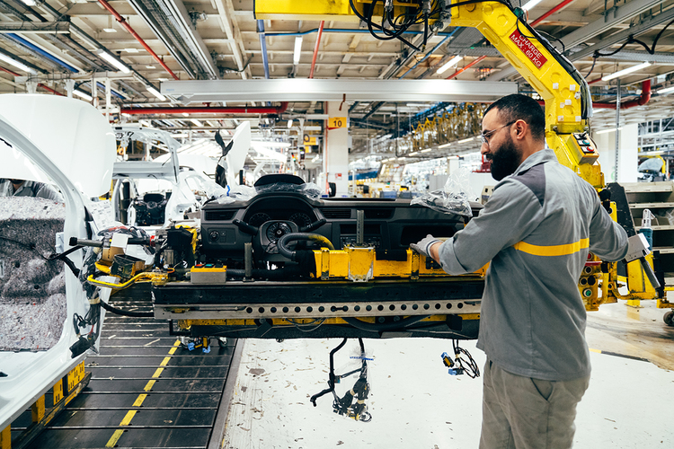 FOTO Reportaj din Maroc-Dacia: „Miracolul” din spatele uzinei Dacia din Tanger, locul în care se produce Sandero, cea mai vândută mașină din Europa