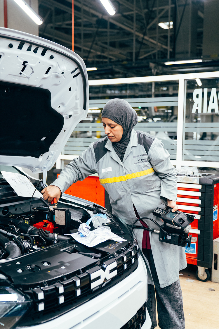 FOTO Reportaj din Maroc-Dacia: „Miracolul” din spatele uzinei Dacia din Tanger, locul în care se produce Sandero, cea mai vândută mașină din Europa