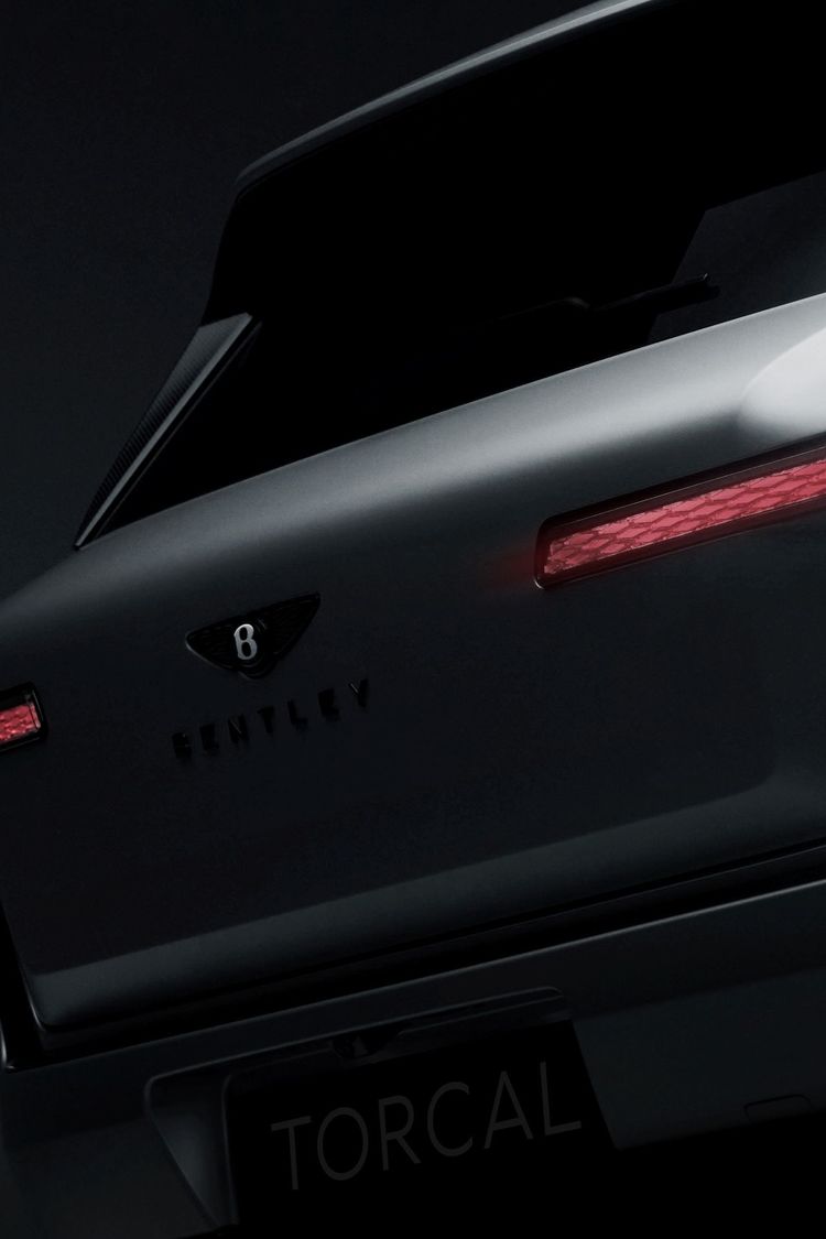 VIDEO & FOTO Bentley anunță Torcal, primul model electric al mărcii, înrudit cu Porsche Macan