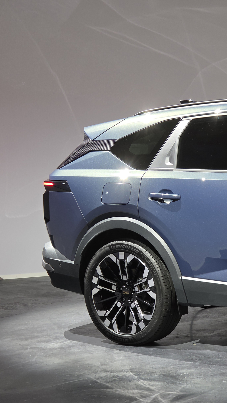 FOTO & VIDEO Premieră Mondială - Dacia Striker, cel mai mare și mai elegant model al mărcii, va fi mai ieftin decât Bigster