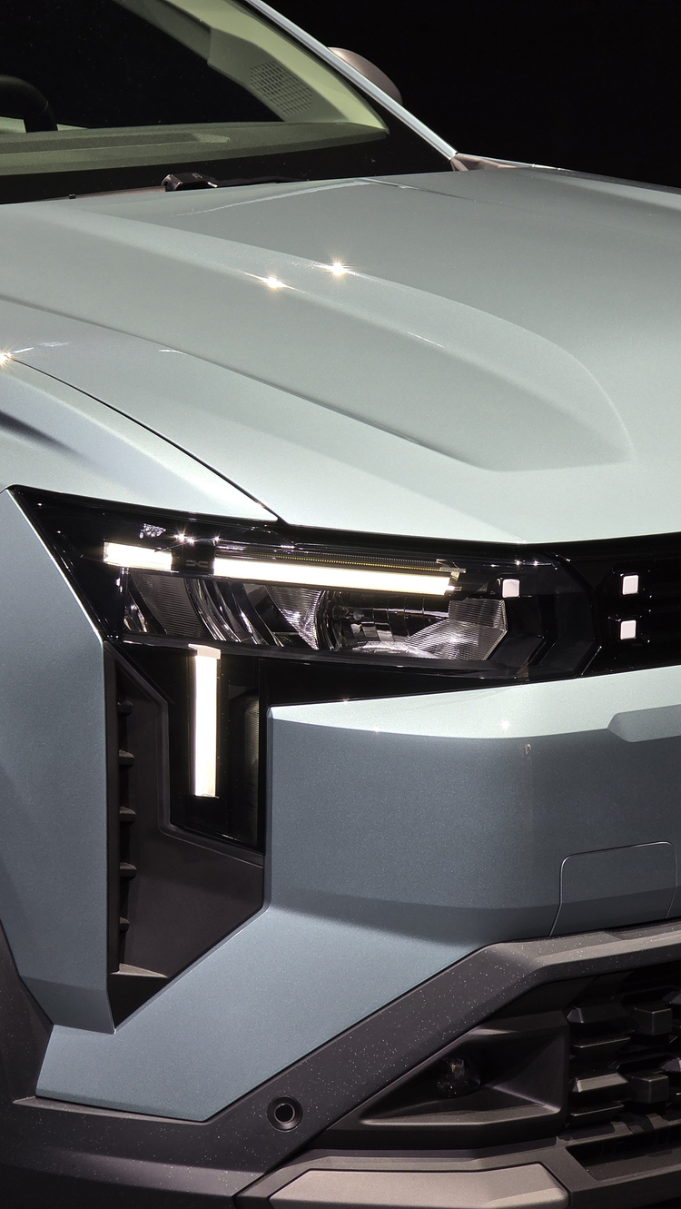 FOTO & VIDEO Premieră Mondială - Dacia Striker, cel mai mare și mai elegant model al mărcii, va fi mai ieftin decât Bigster