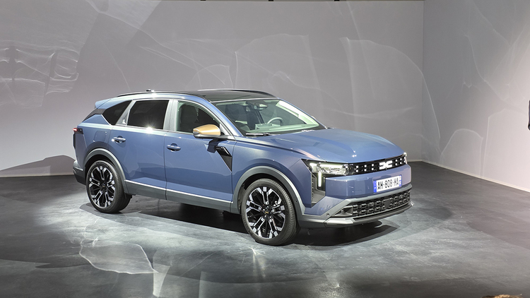 FOTO & VIDEO Premieră Mondială - Dacia Striker, cel mai mare și mai elegant model al mărcii, va fi mai ieftin decât Bigster