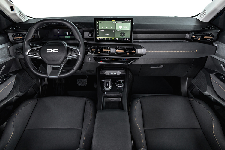 FOTO & VIDEO Premieră Mondială - Dacia Striker, cel mai mare și mai elegant model al mărcii, va fi mai ieftin decât Bigster