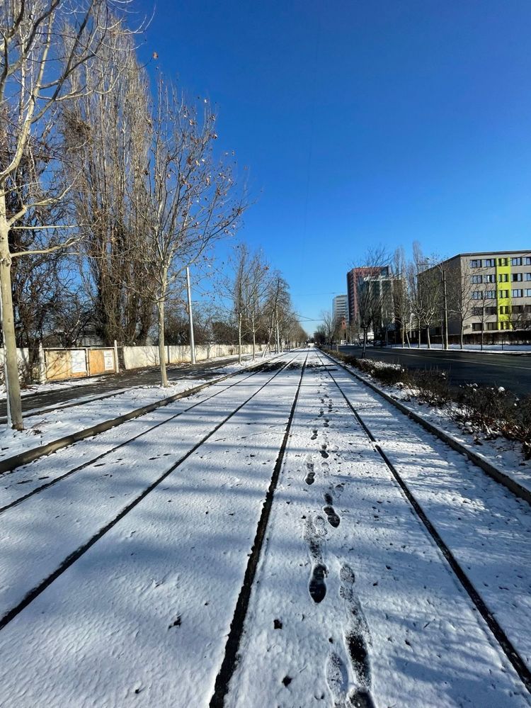 FOTO Linie importantă de tramvai din capitală, finalizată. În premieră a fost testată de tramvaie Tatra, ieșite la paradă