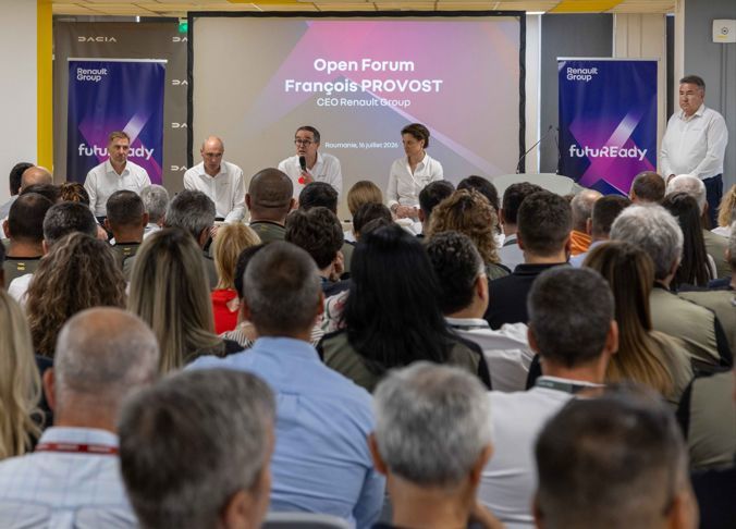 FOTO Șeful mare al Renault, premieră în România. Anunță în 3 măsuri ce va face la uzina Dacia din Mioveni. „Operațiunile noastre din România se confruntă cu una dintre cele mai mari provocări din istorie!”