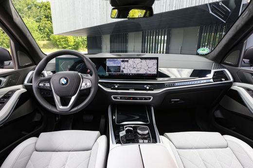 FOTO Final la cel mai vândut BMW din România. Ultimele 200 de mașini au fost scoase la vânzare