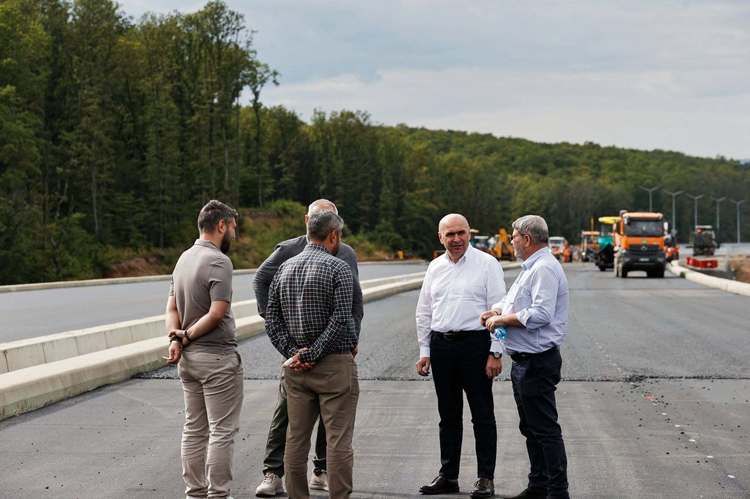 FOTO Umbrărescu a deschis primul tronson pe Autostrada Transilvania din 2026