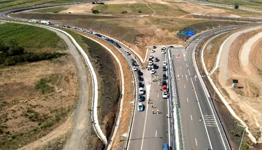 FOTO Umbrărescu a deschis primul tronson pe Autostrada Transilvania din 2026