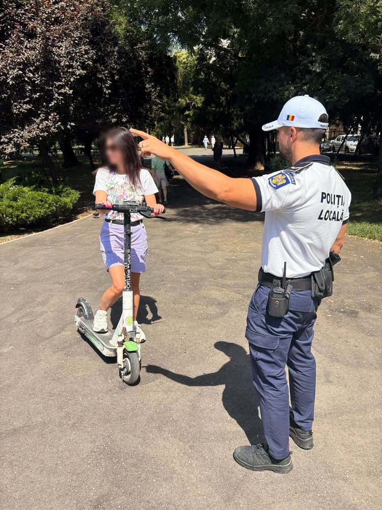 FOTO Controale ale Poliției în Cișmigiu, Herăstrău, Tineretului, Circului și Carol. Interdicție cu amenzi pentru trotinete electrice, biciclete electrice, hoverboard-uri