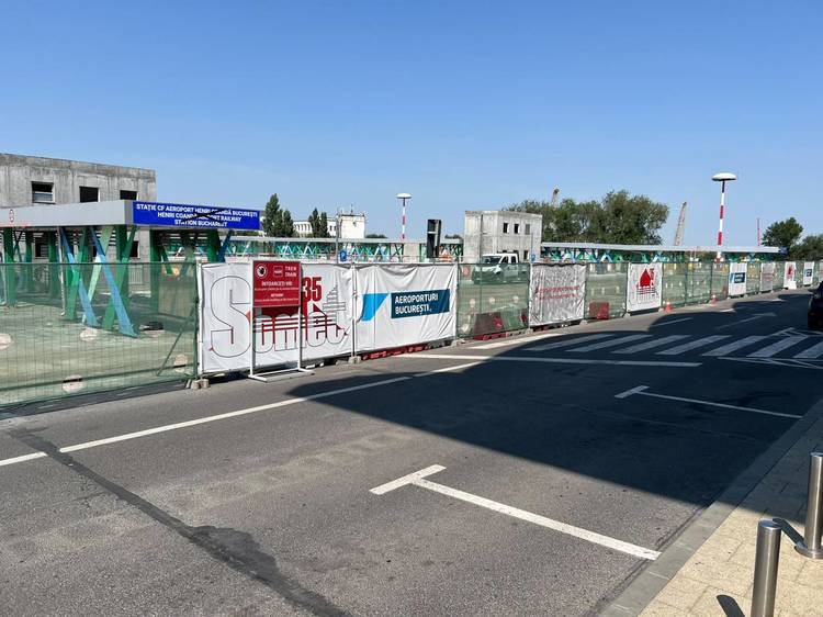ANUNȚ FOTO Parcarea Sosiri de la Aeroportul Henri Coandă - închisă temporar pentru modernizare și consolidare
