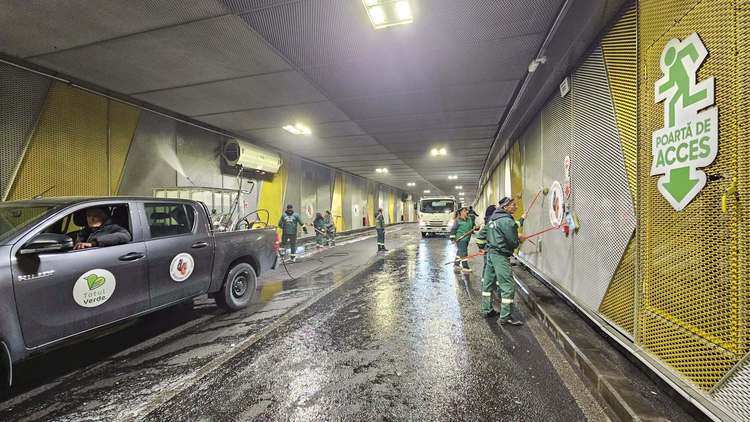 FOTO ANUNȚ Restricții de circulație în centrul Bucureștiului. Circulație restricționată temporar în Pasajul Unirii