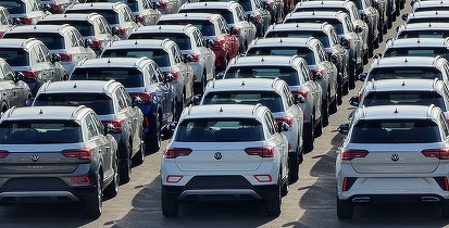 GRAFICE Cele mai mari 15 companii auto din lume au câștigat doar 1.000 de euro per vehicul. VW a depășit Toyota la venituri, nu și la profit