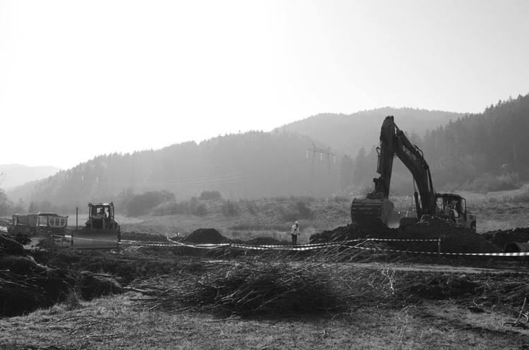 FOTO&VIDEO Drumul „Valea Doftanei” pe Valea Prahovei: Erbașu a adus 130 de muncitori