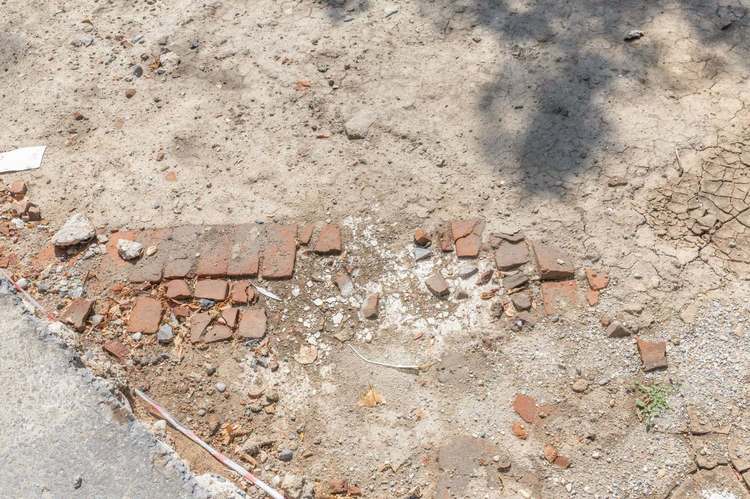 FOTO Reabilitarea șinelor de tramvai pe un șantier din București, oprită după descoperirea unor posibile vestigii istorice
