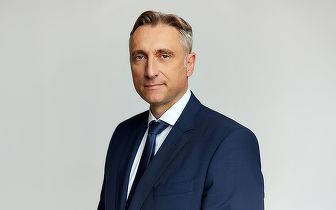 EXCLUSIV Ce a pățit tatăl șefului Groupama după ce a renunțat la CASCO. Capcana mitului „Mie nu mi se poate întâmpla!”. De ce cresc prețurile RCA și ce schimbări aduce AI-ul. Liderul caută să cumpere alt asigurător - INTERVIU