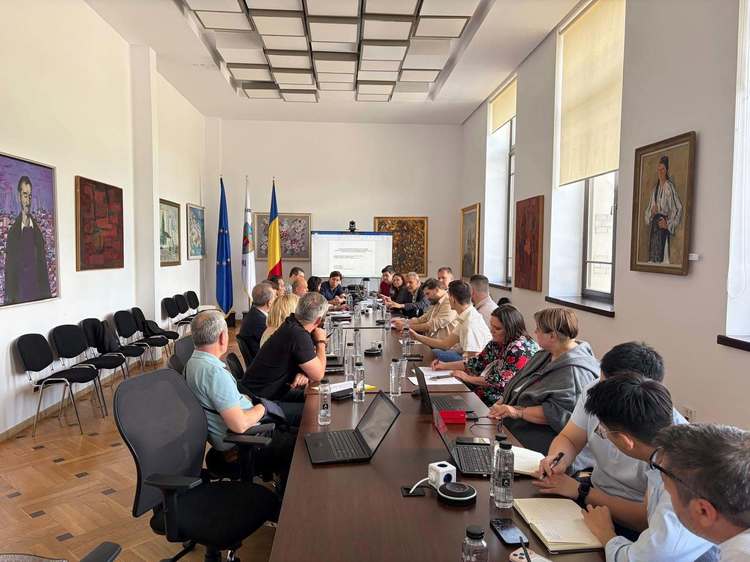 FOTO Ciucu cumpără 100 de troleibuze