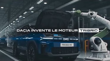 VIDEO Dacia inventează motorul TRIBRID. "Oprește-te pentru filmul cu roboții!”