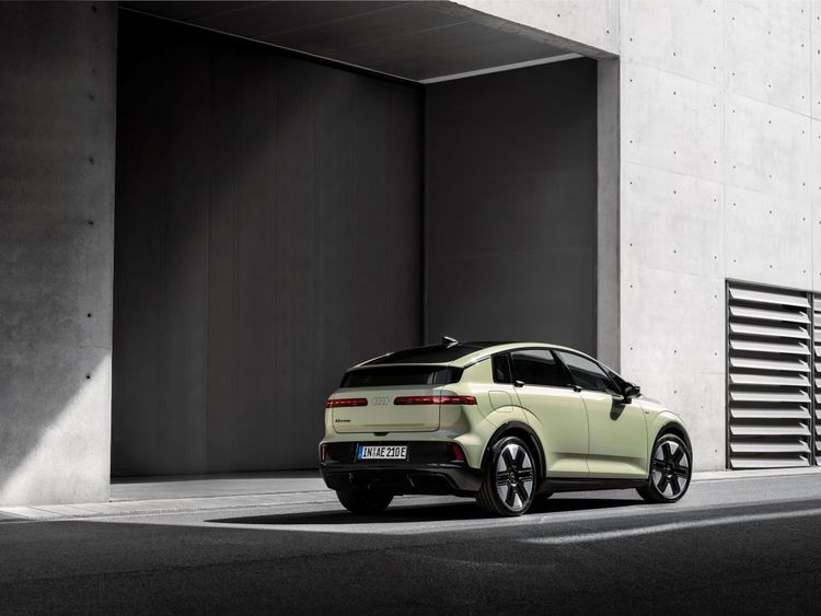 FOTO Reinterpretare electrică a unui model istoric: Audi lansează cel mai ieftin model din gamă, A2 e-tron