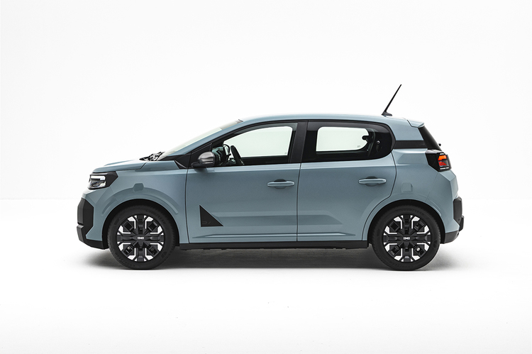 VIDEO&FOTO PREMIERĂ MONDIALĂ Noua Dacia Spring, mutare decisivă în lupta cu chinezii: Prima mașină Dacia electrică fabricată în Europa este mai mare decât toți concurenții