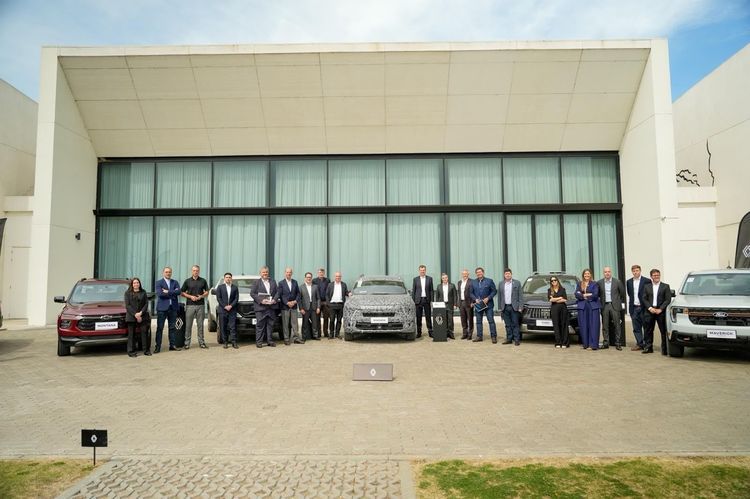 FOTO&VIDEO Renault alege „alt drum” pentru pickup-ul derivat din Bigster, în fața concurenților de la Chevrolet, Ford și Fiat