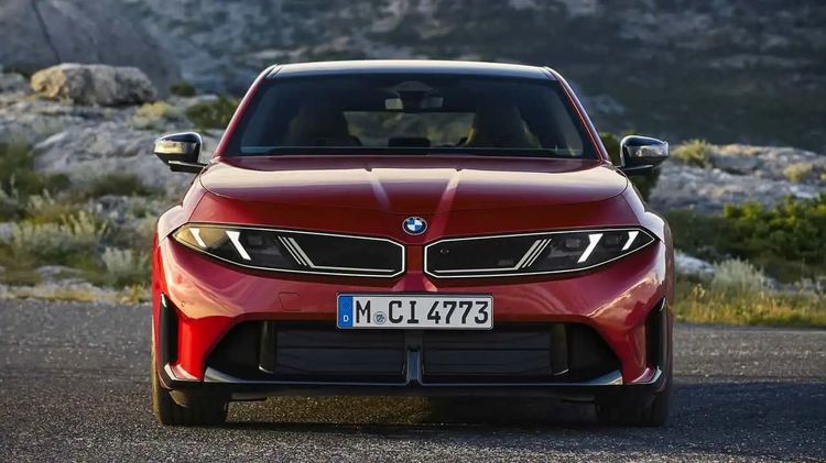 VIDEO &FOTO BMW dezvăluie noua Serie 3 cu motoare pe benzină, cu un design aproape identic cu noul i3 electric