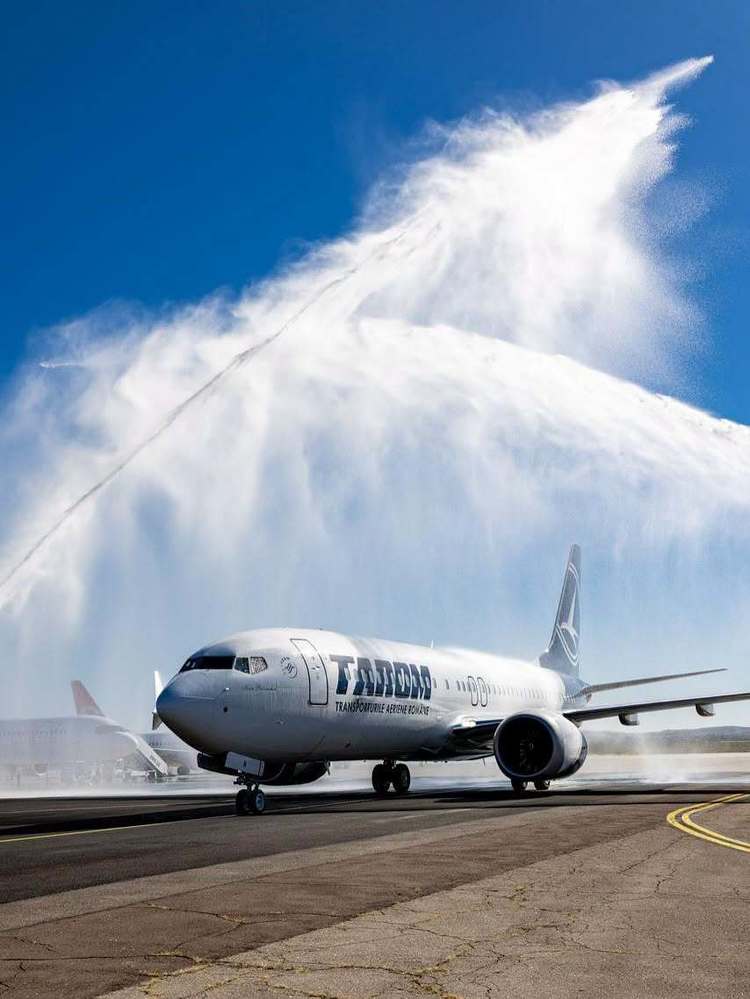 TAROM atenționează călătorii. Pot apărea probleme la cumpărarea online a biletelor