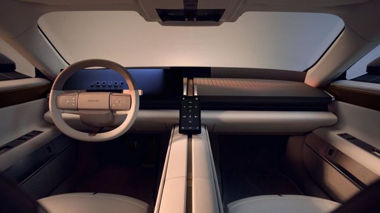 VIDEO & FOTO Jaguar surprinde cu noul model electric Type 01, în stilul Ferrari Luce, dar cu un design ce amintește de Audi Concept C