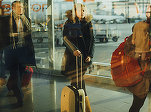 Turiștii români, de la oale cu sarmale în bagaje și bani în pungă la plata cu smartphone-ul