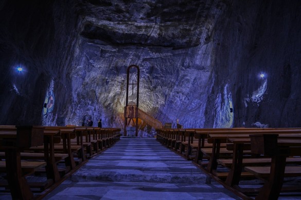 FOTO Salina Turda, prima pe listă într-un Top al celor mai excentrice destinații turistice din Europa