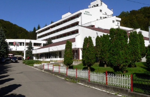 Două treimi din locurile de cazare de la Moneasa, închise iarna din cauza facturilor prea mari