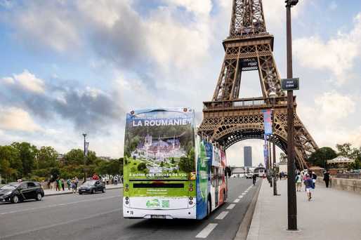 FOTO Campanie de promovare turistică în Paris: ''Lăsați-vă surprinși de România!'