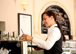 Criză în restaurante și hoteluri. Afacerile se prăbușesc dacă TVA crește - IMM România