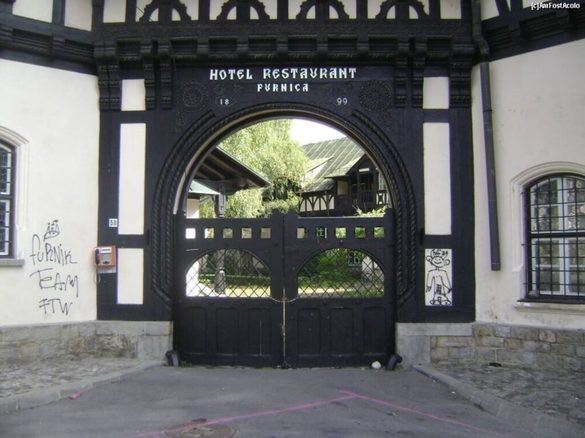 ULTIMA ORĂ FOTO Famila Regală a României scoate la vânzare un hotel celebru, lângă Peleș. Hotelul „Furnica”, ofertat cu aproape 4 milioane euro