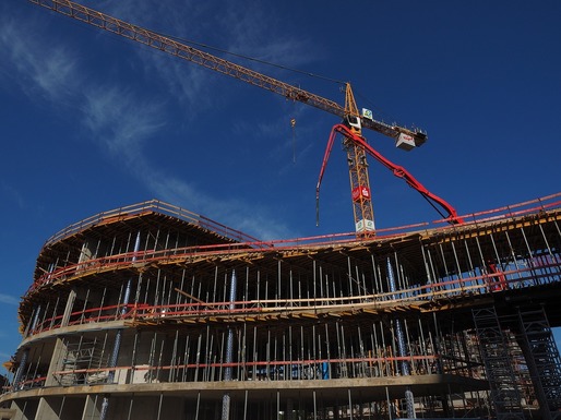 Lucrările de construcții au scăzut cu 0,3% în martie, afectate de activitatea slabă la clădirile nerezidențiale