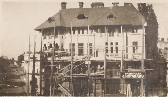 FOTO Casa cu farmacie Gheorghe Hotăranu, scoasă la licitație de Artmark Historical Estate de la 600.000 de euro