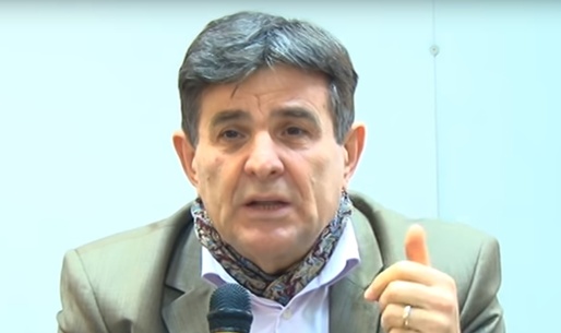 Octavian Știreanu, fost consilier al lui Ion Iliescu și fondator al ziarului "Azi" al FSN, vinde imobile ale Întreprinderii de Carton București, prima investiție străină din România de după 1989