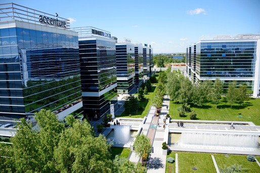 Centrul de servicii al Societe Generale din București a ajuns la 17.000 metri pătrați închiriați în parcul de afaceri West Gate și anunță noi angajări