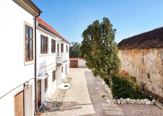 FOTO O casă săsească autentică în Țara Bârsei, scoasă la licitație de la 450.000 de euro