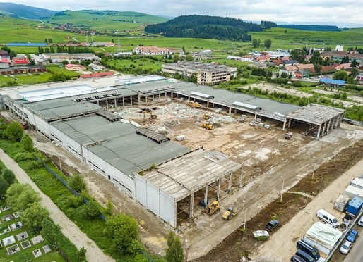 EXCLUSIV FOTO Cehii de la RC Europe au finalizat achiziția unui teren în Miercurea Ciuc pe care Plaza Centers începuse construcția unui mall. Fac în loc un parc de retail susținut de Lidl