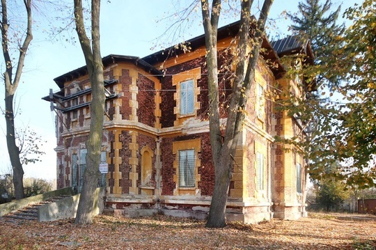 FOTO Două conace din județul Giurgiu, considerate monumente de arhitectură, au fost scose la vânzare