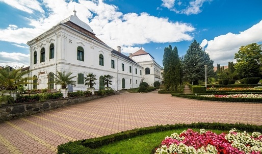 FOTO Conacul Cioponea și castelele Dărăscu-Enigărescu și Wesselényi, la vânzare