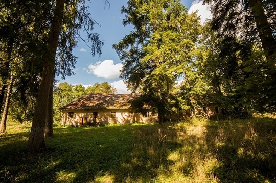 FOTO Castelul nobiliar Salbek, monument istoric de valoare națională și universală, se vinde din nou