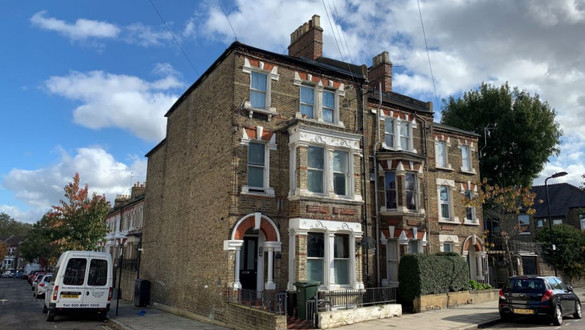 FOTO Scumpirile din imobiliare duc la fenomenul caselor mici. Un apartament de 7 metri pătrați din Londra se vinde la un preț de la 60.000 de euro