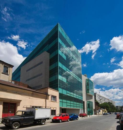 EXCLUSIV Universitatea de Medicină și Farmacie Carol Davila a cumpărat complexul de birouri Avrig Business Center 