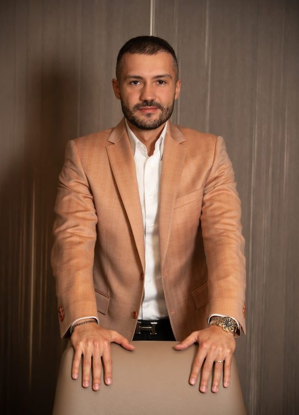 Cloud9: promisiunea unei vieți complete într-un oraș incomplet